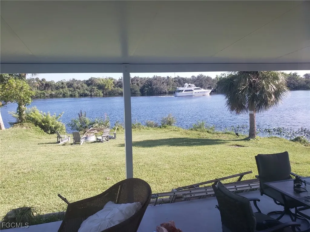 2111 Waylife Court Alva FL 33920