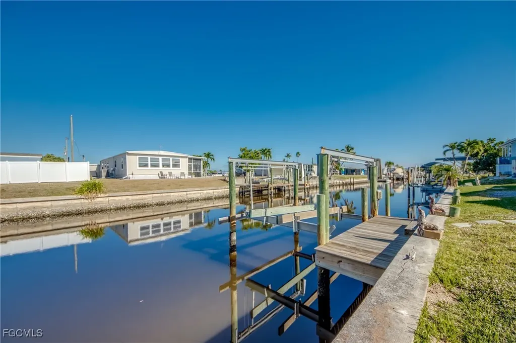 7316 Cobiac Drive St. James City FL 33956