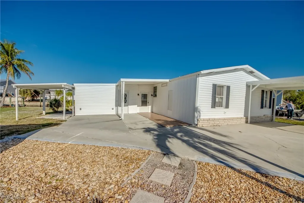 7316 Cobiac Drive St. James City FL 33956