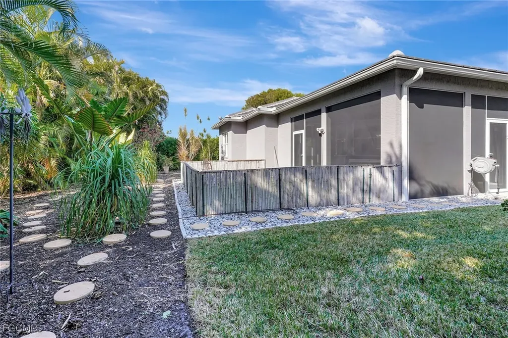 12600 Strathmore Loop Fort Myers FL 33912
