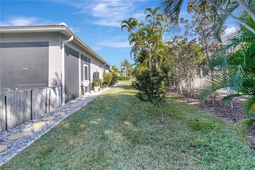 12600 Strathmore Loop Fort Myers FL 33912