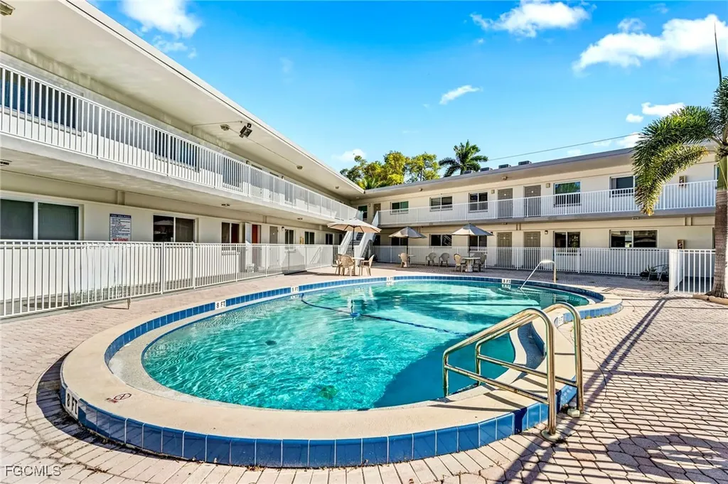 2590 1st Street Fort Myers FL 33901