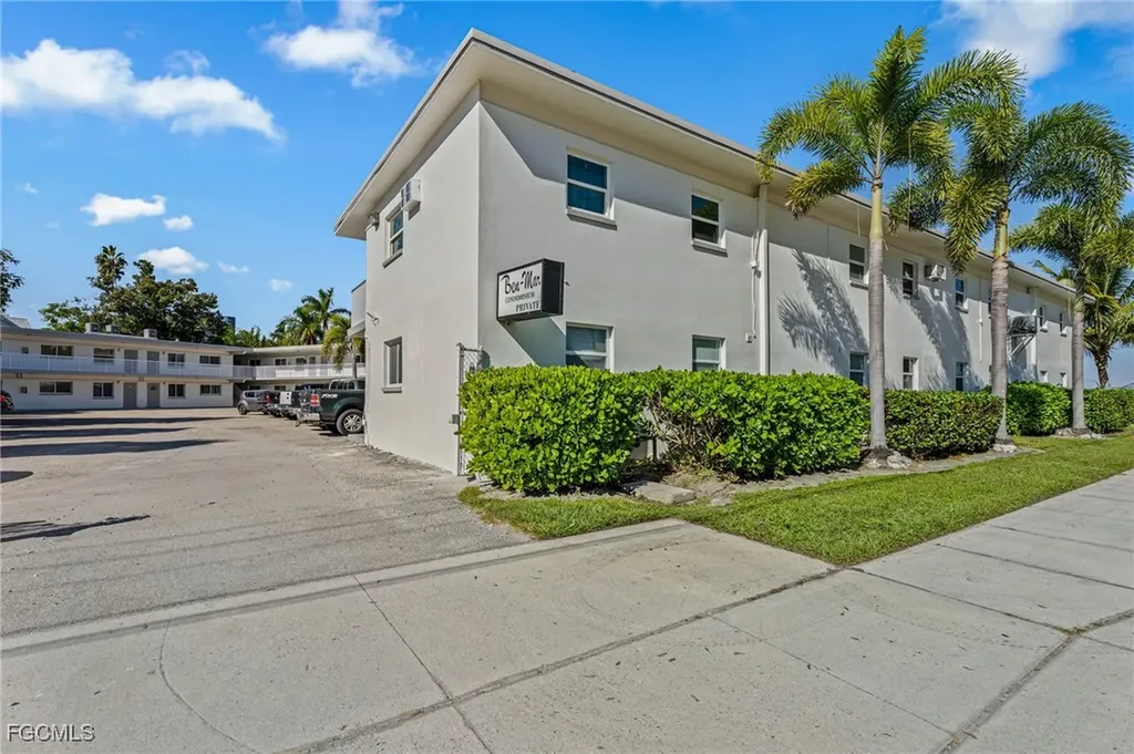 2590 1st Street Fort Myers FL 33901