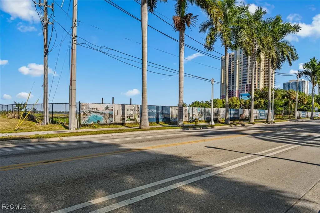 2590 1st Street Fort Myers FL 33901