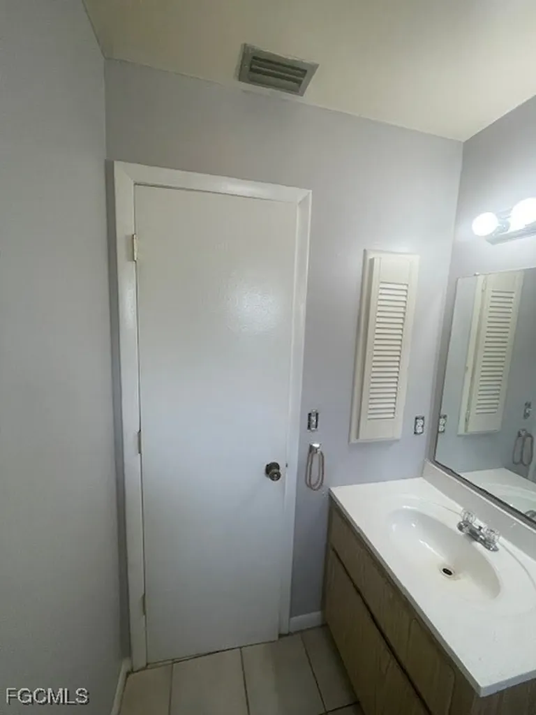 28/30 SE 24th Avenue Cape Coral FL 33990