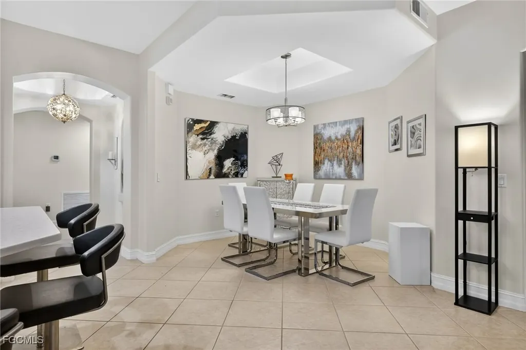 2001 Tarpon Bay Drive N Naples FL 34119