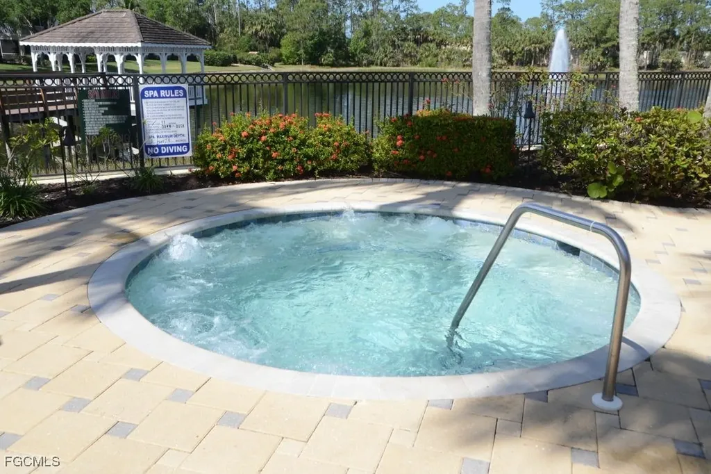 2001 Tarpon Bay Drive N Naples FL 34119