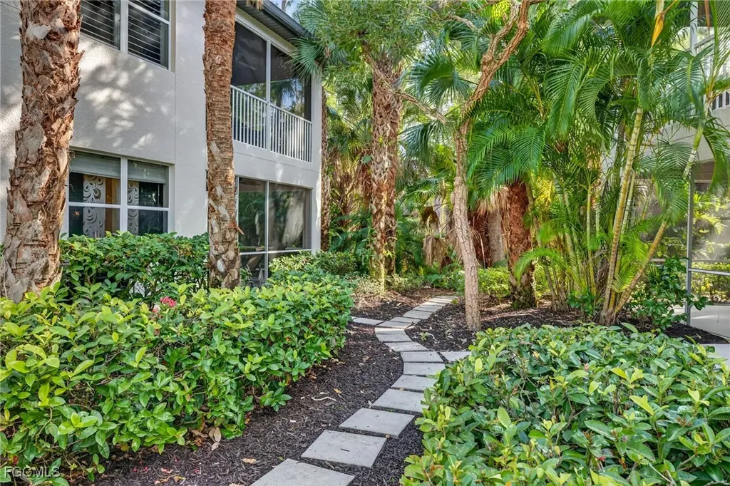 2001 Tarpon Bay Drive N Naples FL 34119
