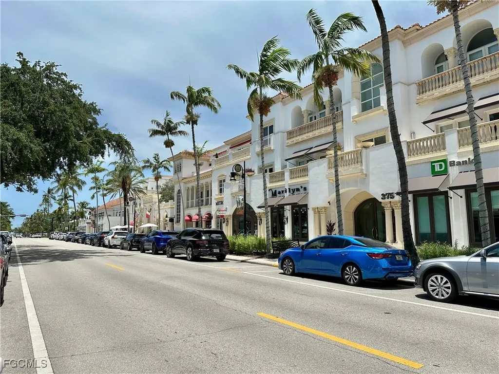 2001 Tarpon Bay Drive N Naples FL 34119