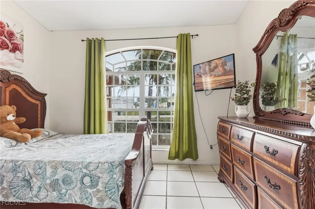 1203 SE 27th Street Cape Coral FL 33904