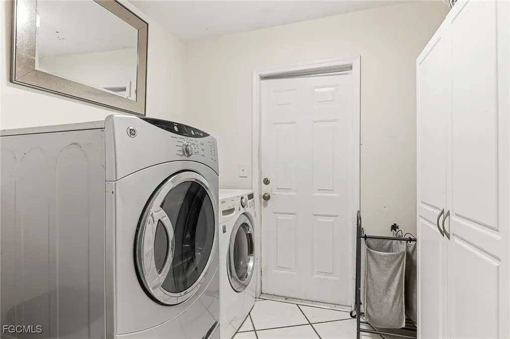 1203 SE 27th Street Cape Coral FL 33904