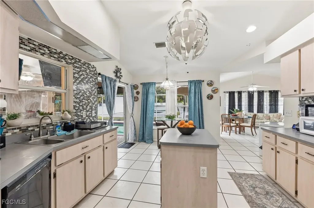 1203 SE 27th Street Cape Coral FL 33904