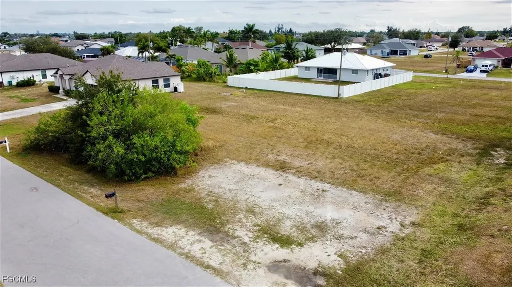 110 NE 11th Lane Cape Coral FL 33909