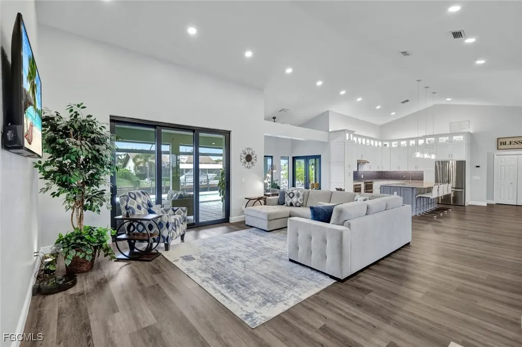 5346 SW 10th Avenue Cape Coral FL 33914