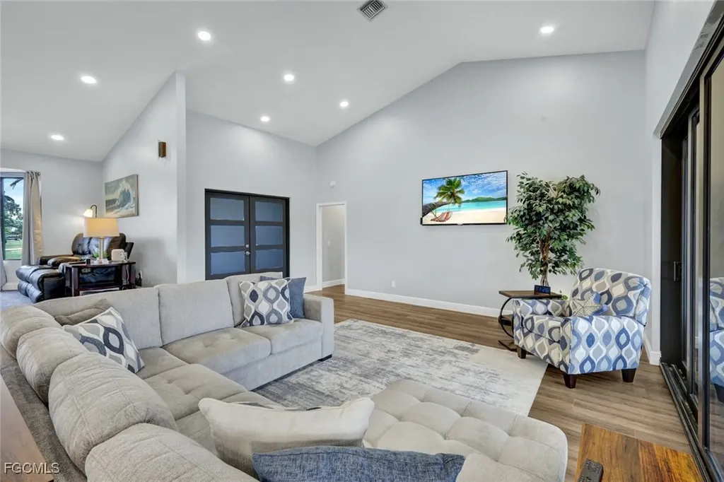 5346 SW 10th Avenue Cape Coral FL 33914