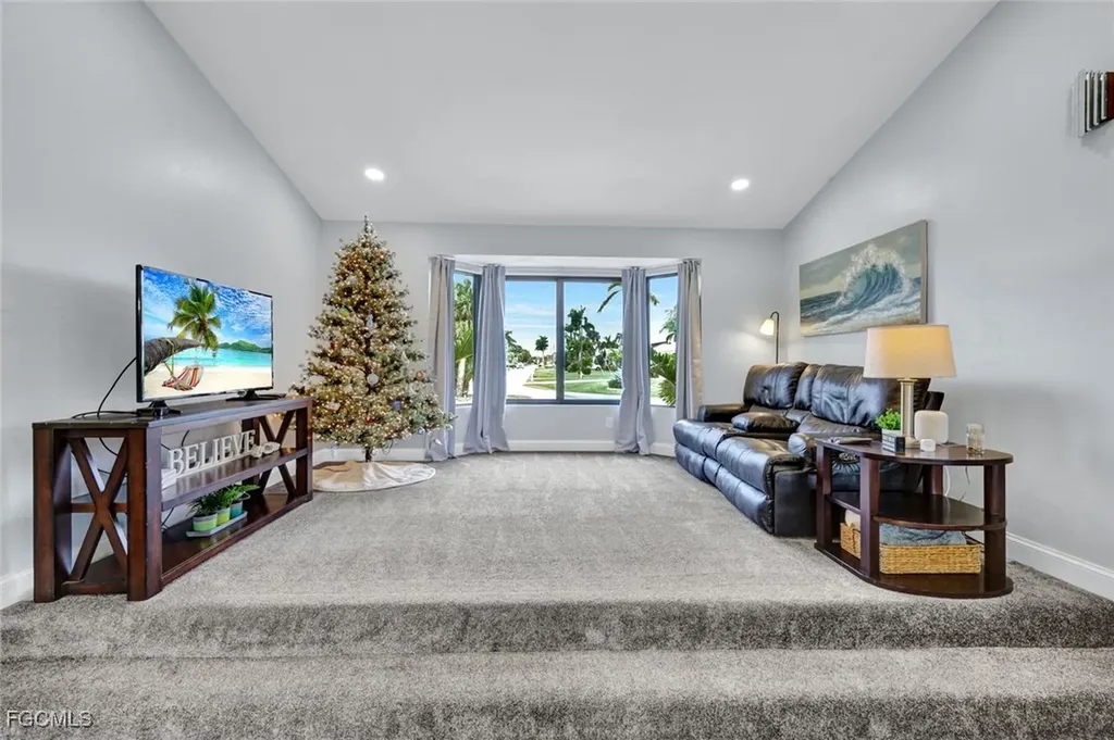 5346 SW 10th Avenue Cape Coral FL 33914