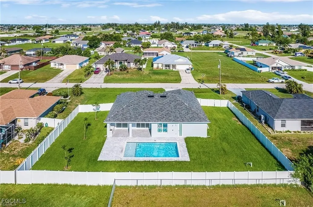 1715 NE 2nd Place Cape Coral FL 33909