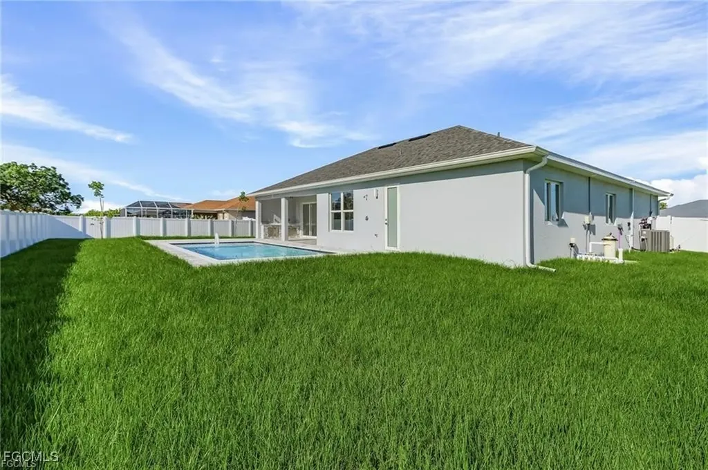 1715 NE 2nd Place Cape Coral FL 33909