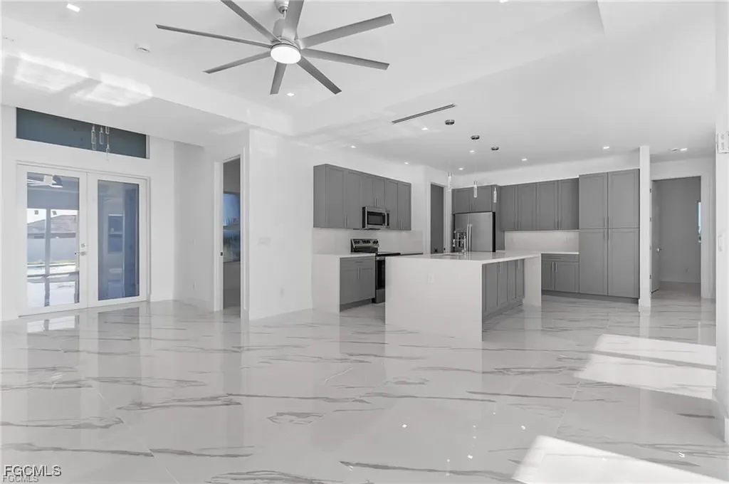 1715 NE 2nd Place Cape Coral FL 33909