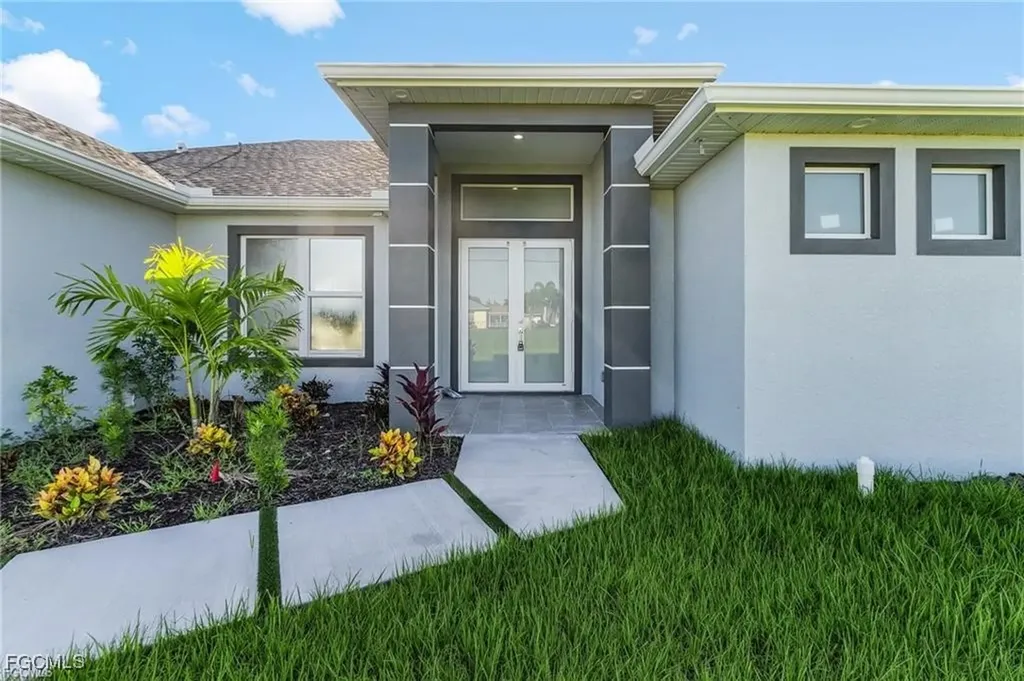 1715 NE 2nd Place Cape Coral FL 33909