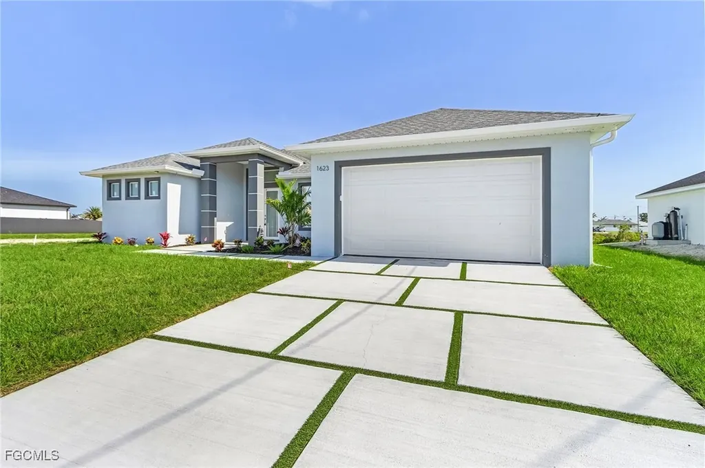 1623 NW 2nd Street Cape Coral FL 33993