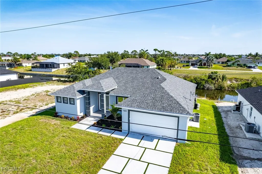 1623 NW 2nd Street Cape Coral FL 33993