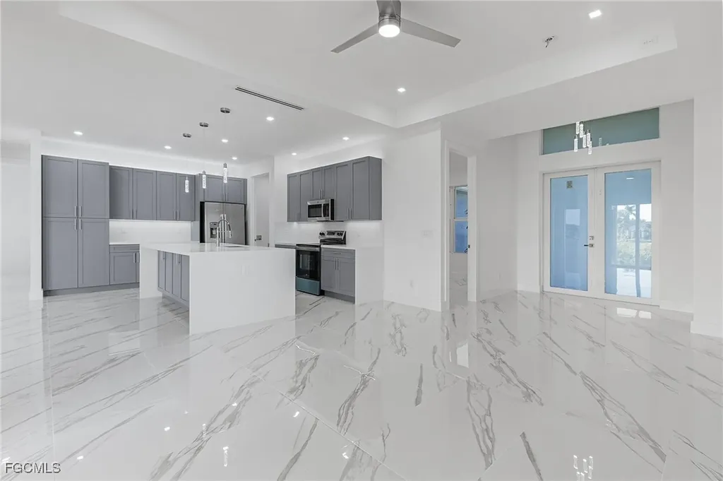 1623 NW 2nd Street Cape Coral FL 33993