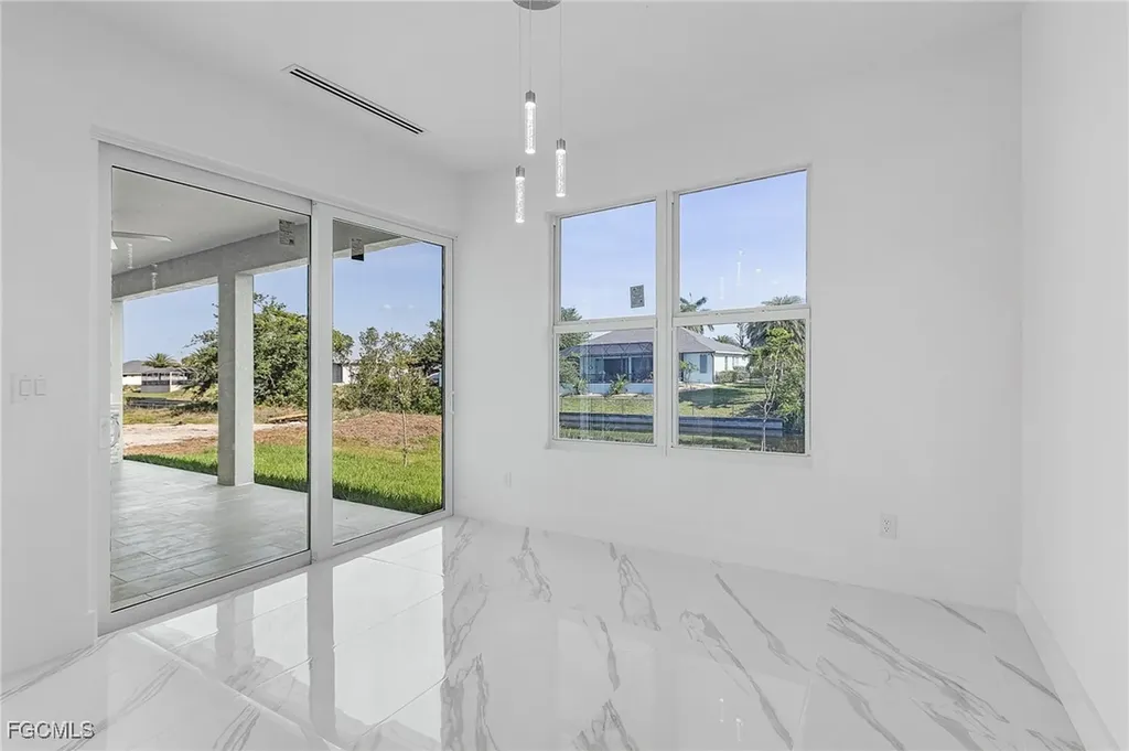 1623 NW 2nd Street Cape Coral FL 33993