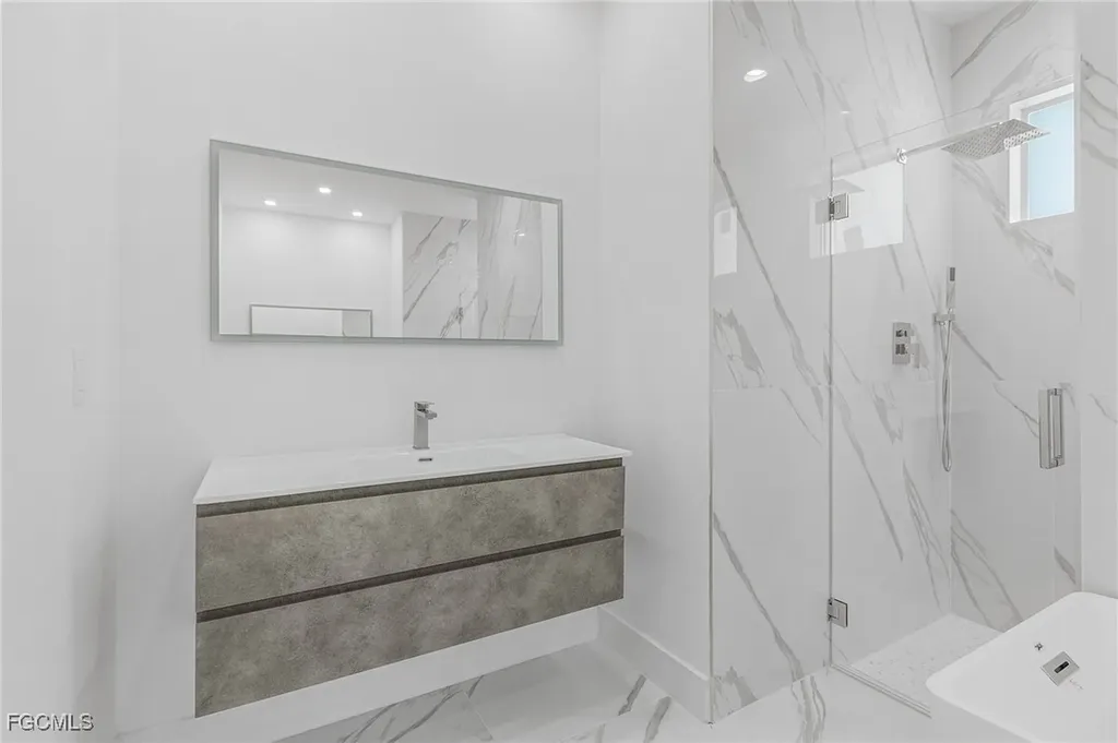 1623 NW 2nd Street Cape Coral FL 33993