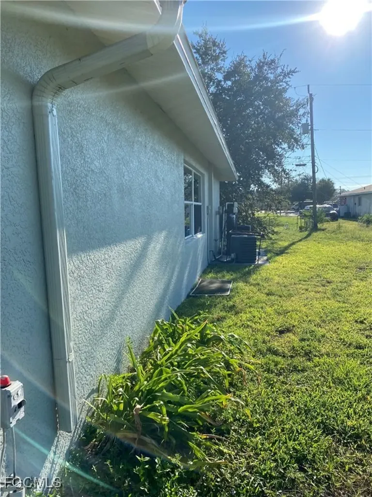 1127 Gilbert Avenue S Lehigh Acres FL 33973