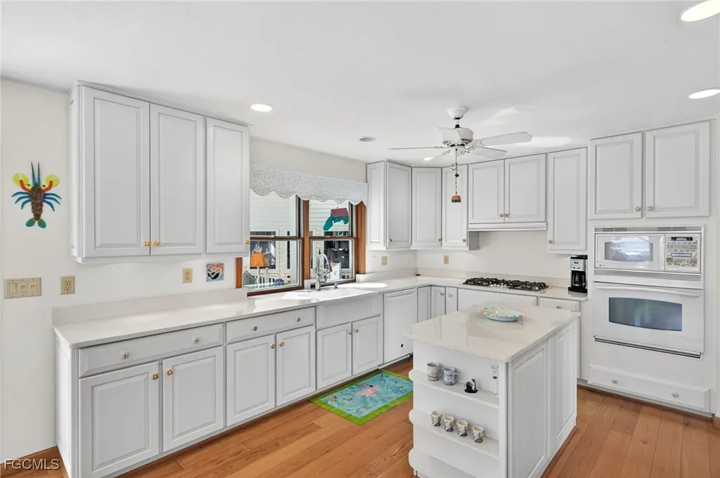 1157 Bird Lane Sanibel FL 33957