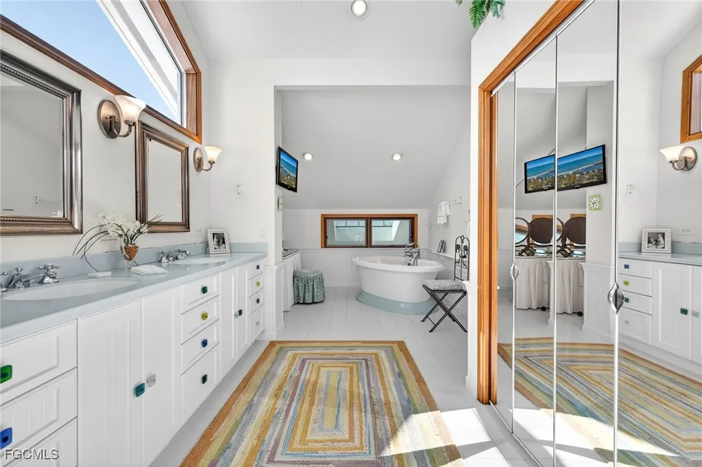 1157 Bird Lane Sanibel FL 33957