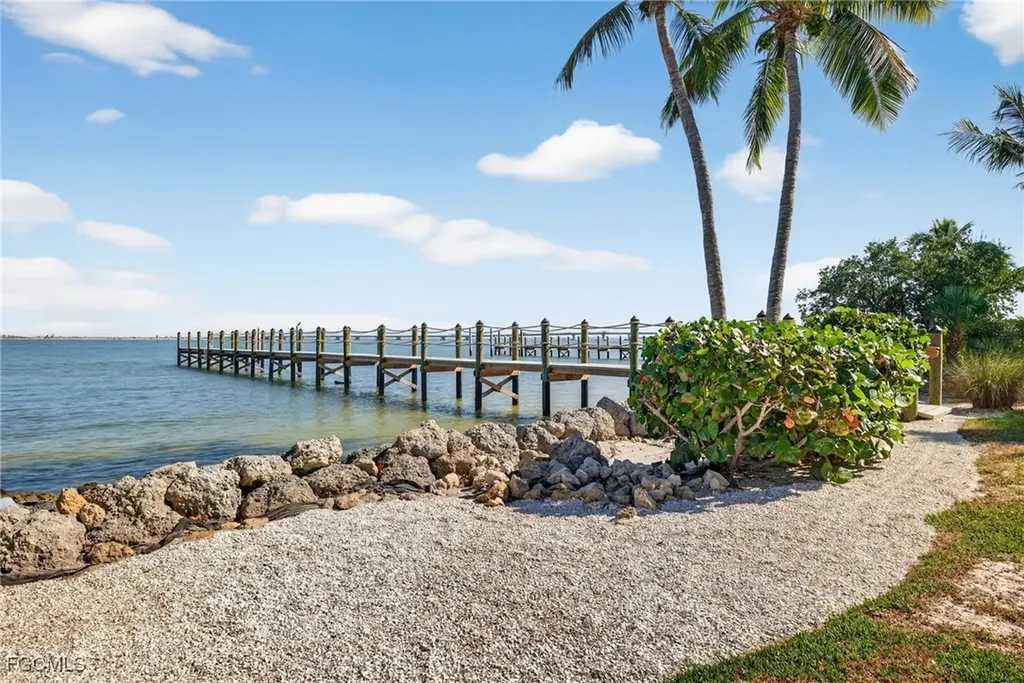 1157 Bird Lane Sanibel FL 33957