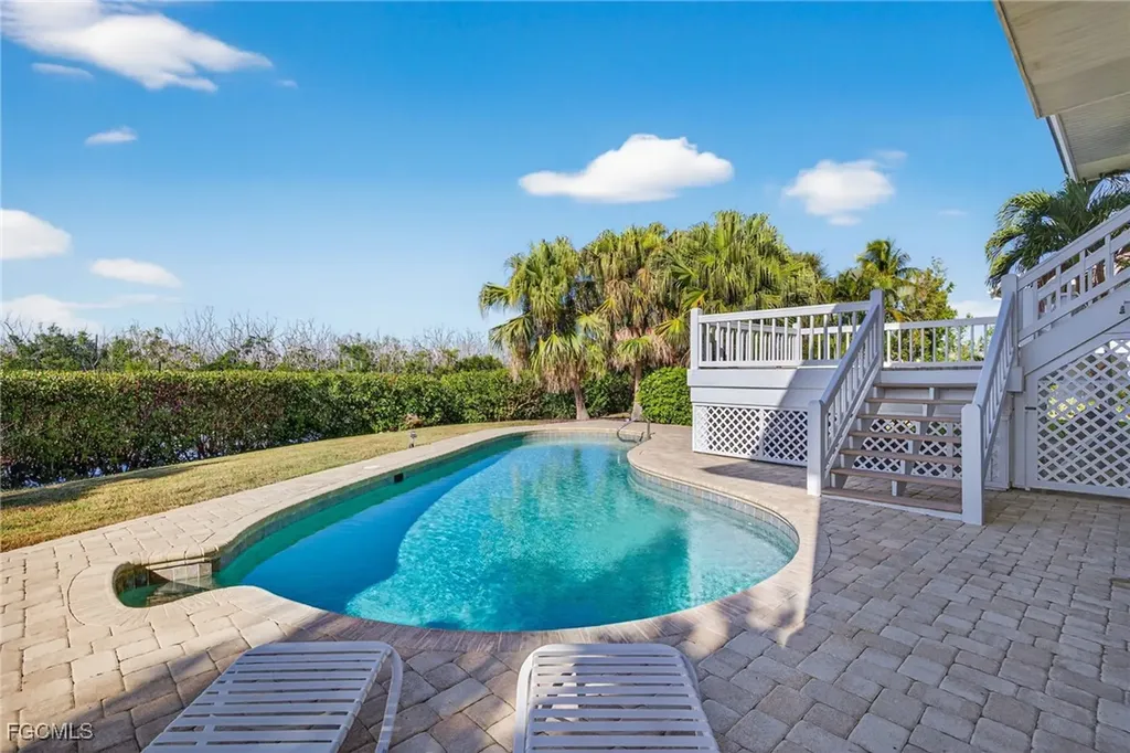 1422 Sanderling Circle Sanibel FL 33957