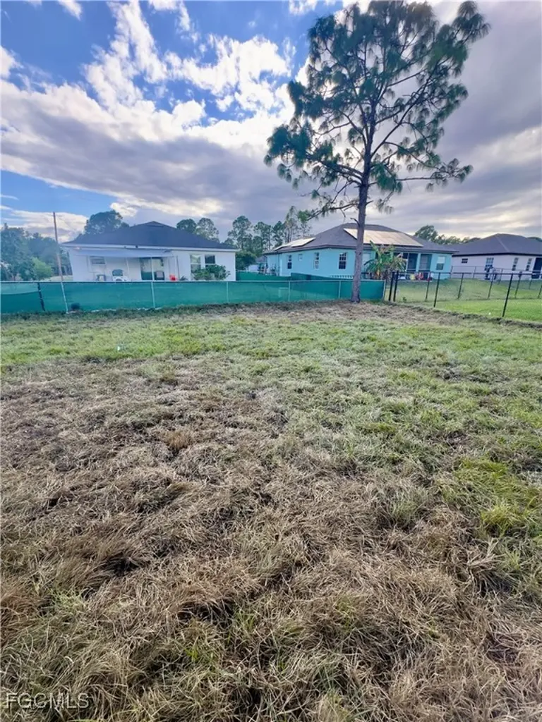 748 Chestnut Street E Lehigh Acres FL 33974
