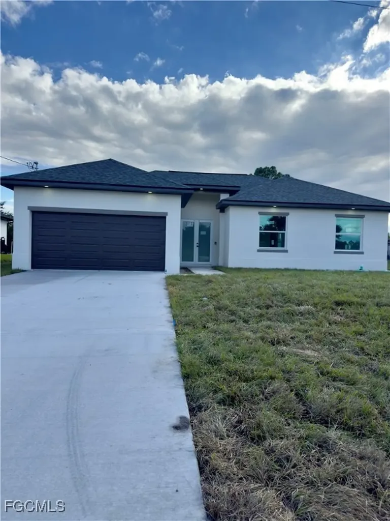 748 Chestnut Street E Lehigh Acres FL 33974