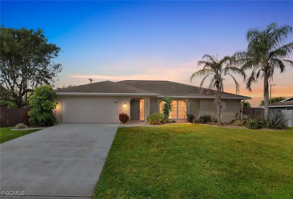 3902 SE 2nd Place Cape Coral FL 33904