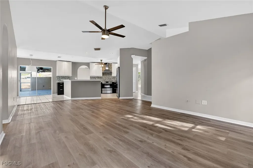 3902 SE 2nd Place Cape Coral FL 33904