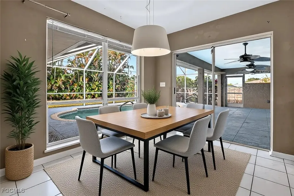 3902 SE 2nd Place Cape Coral FL 33904