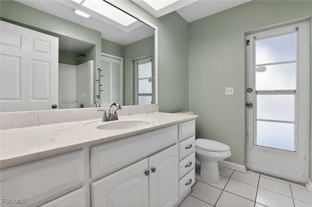 3902 SE 2nd Place Cape Coral FL 33904