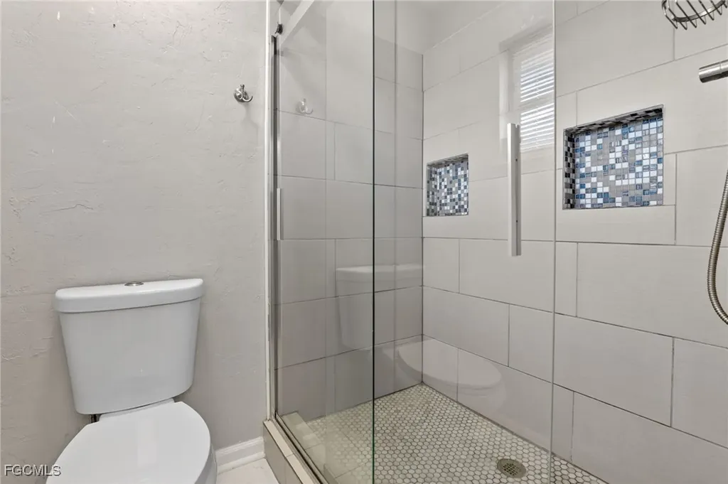 3902 SE 2nd Place Cape Coral FL 33904