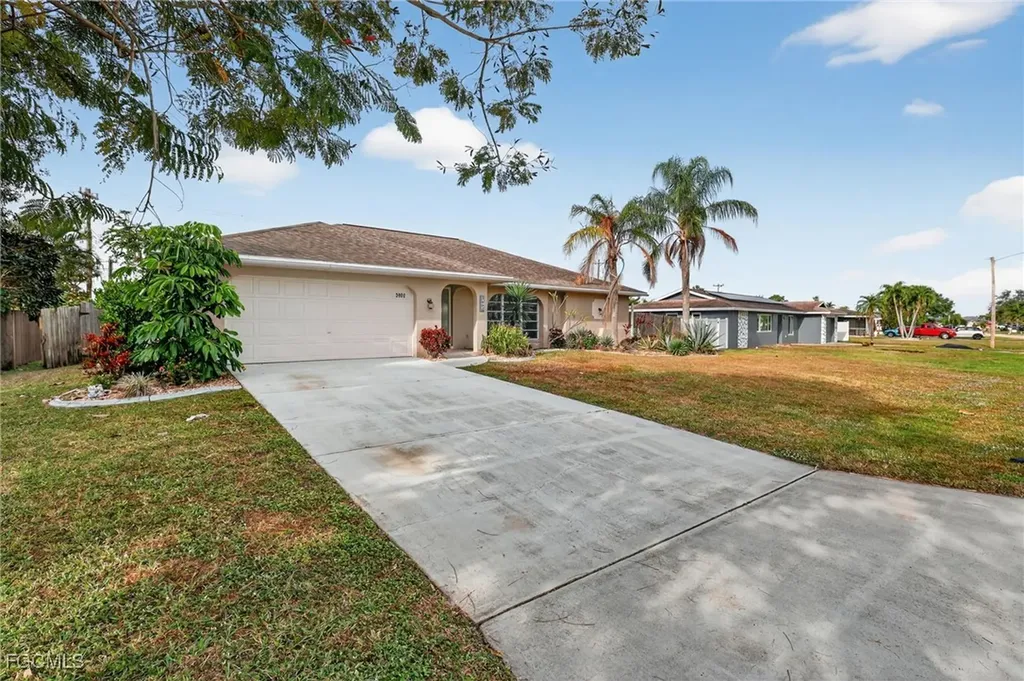 3902 SE 2nd Place Cape Coral FL 33904