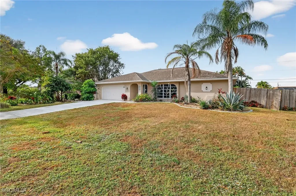 3902 SE 2nd Place Cape Coral FL 33904