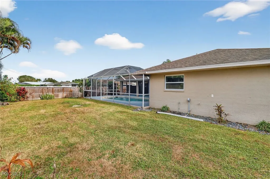 3902 SE 2nd Place Cape Coral FL 33904