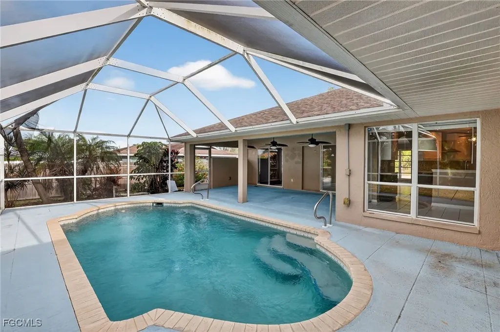 3902 SE 2nd Place Cape Coral FL 33904