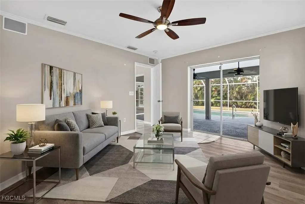 3902 SE 2nd Place Cape Coral FL 33904