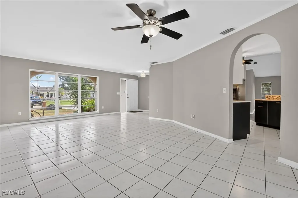 3902 SE 2nd Place Cape Coral FL 33904