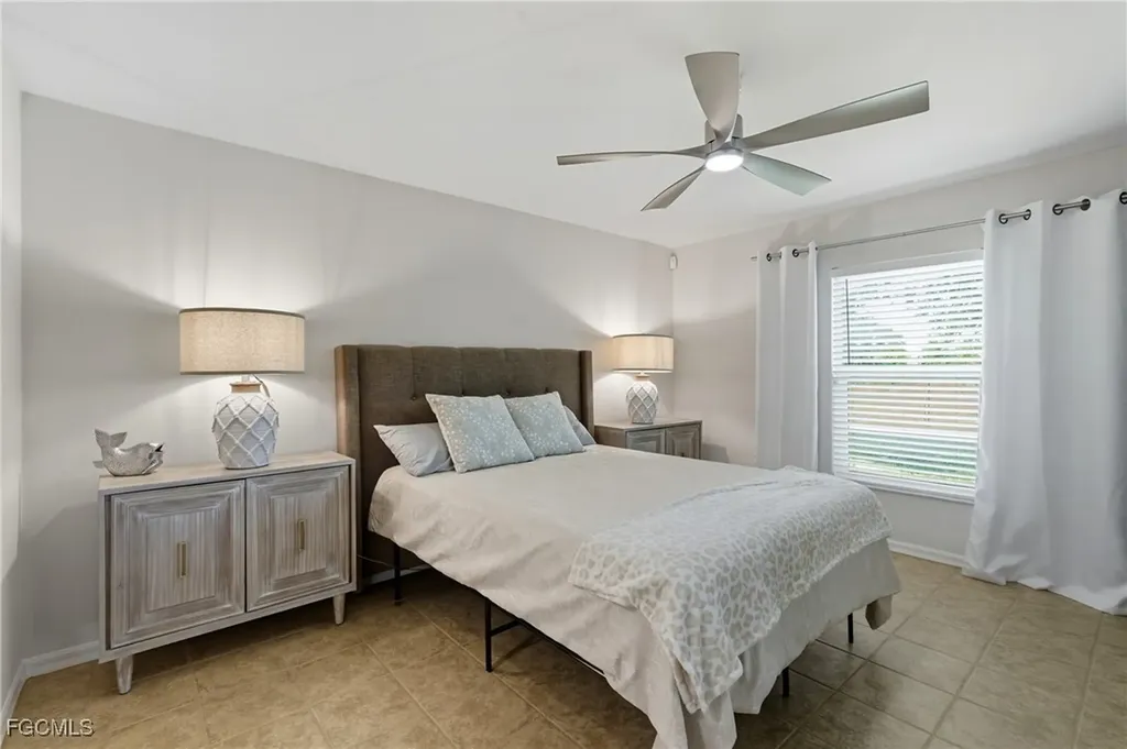 1809 NW 10th Terrace Cape Coral FL 33993