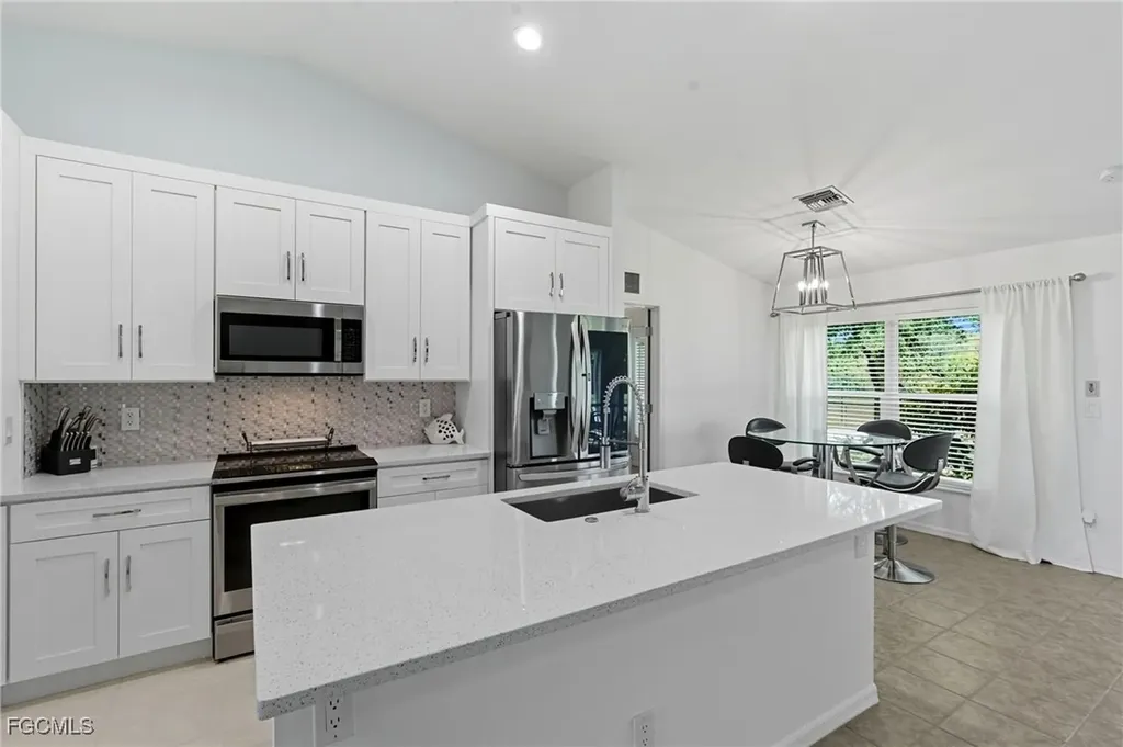 1809 NW 10th Terrace Cape Coral FL 33993