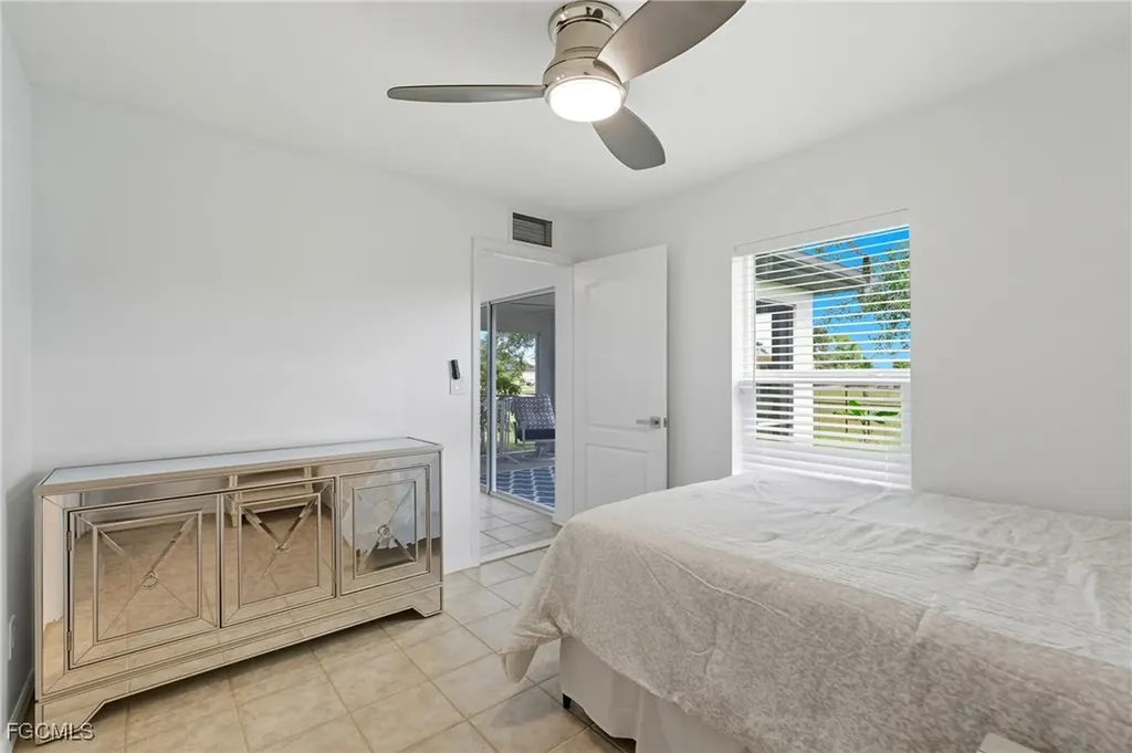 1809 NW 10th Terrace Cape Coral FL 33993